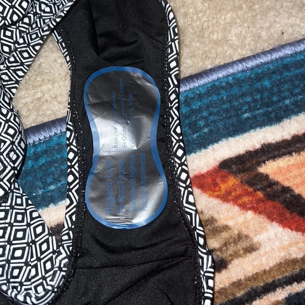 DKNY one piece swimsuit NWT - Picture 4 of 10